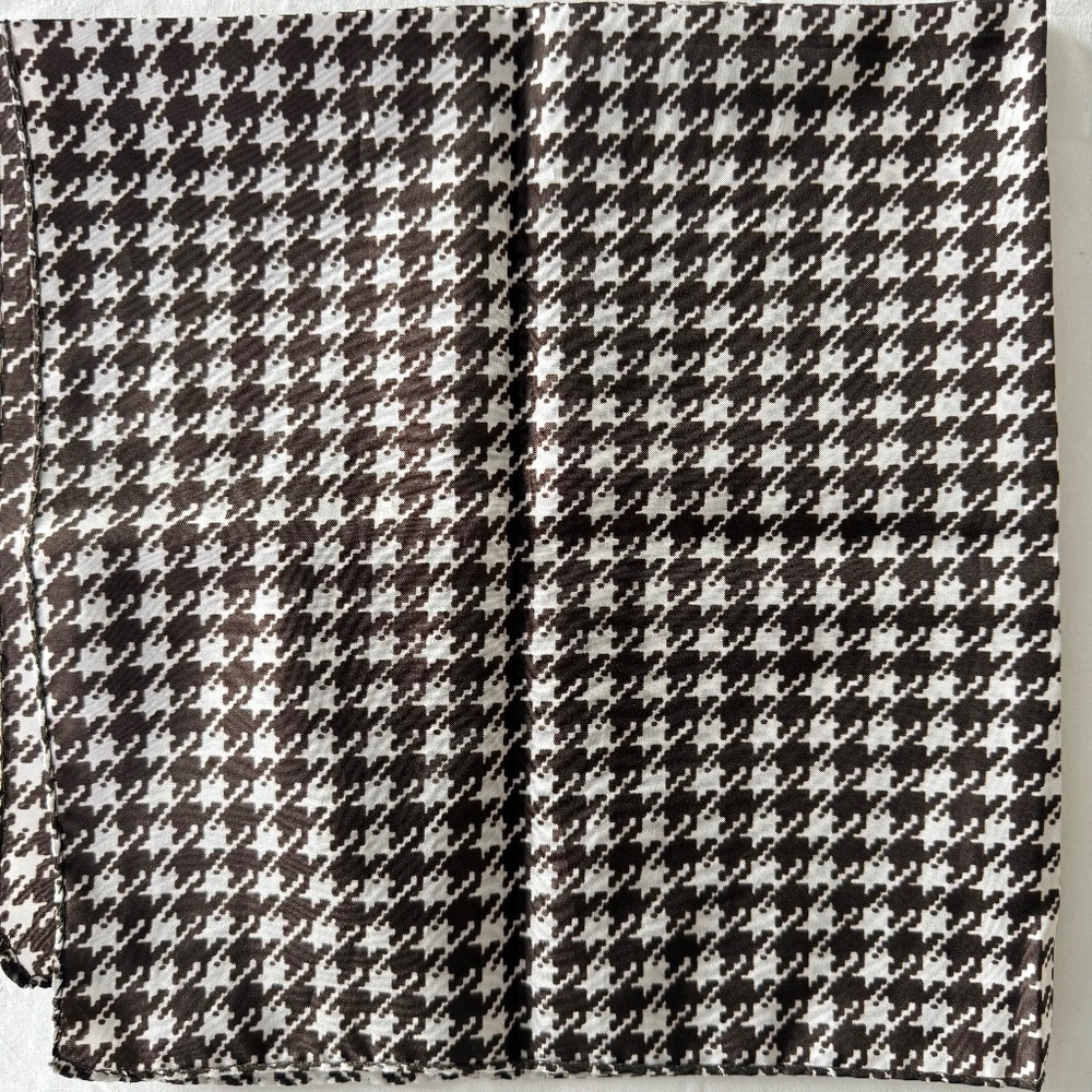 VINTAGE RAY STRAUSS Scarf Houndstooth Square Brown White Poly 21"